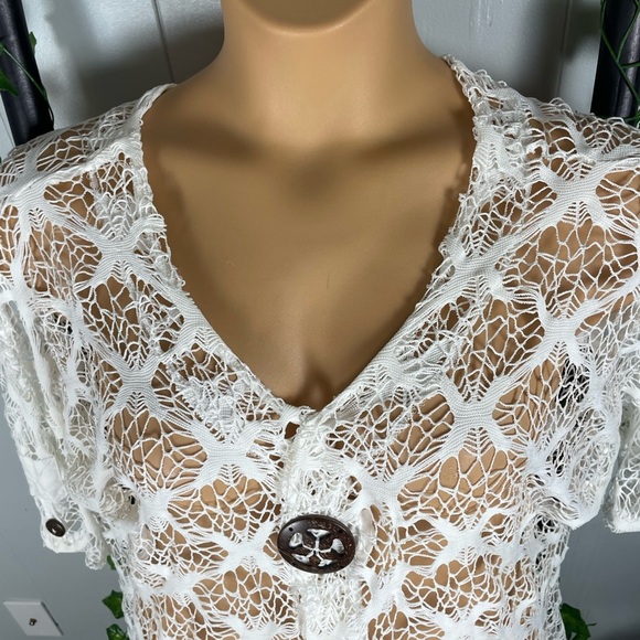 Le Moda White Crochet top lightweight NWT Size Medium - Picture 6 of 11